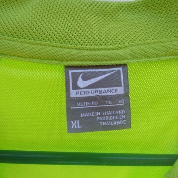 Nike performance top  - Picture 3 of 3